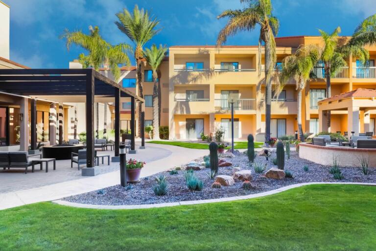 tusca courtyard 3482 hor clsc